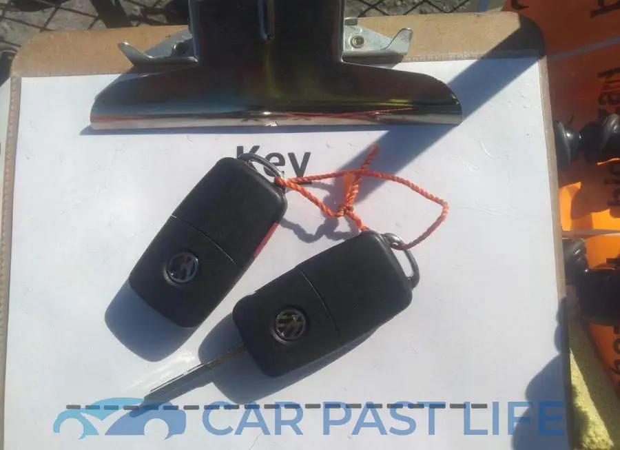 WVGJV7AX9GW585643# 11