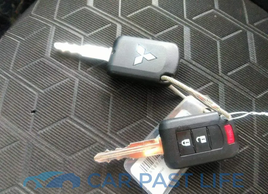 JA4AJUAU0MU605977# 11