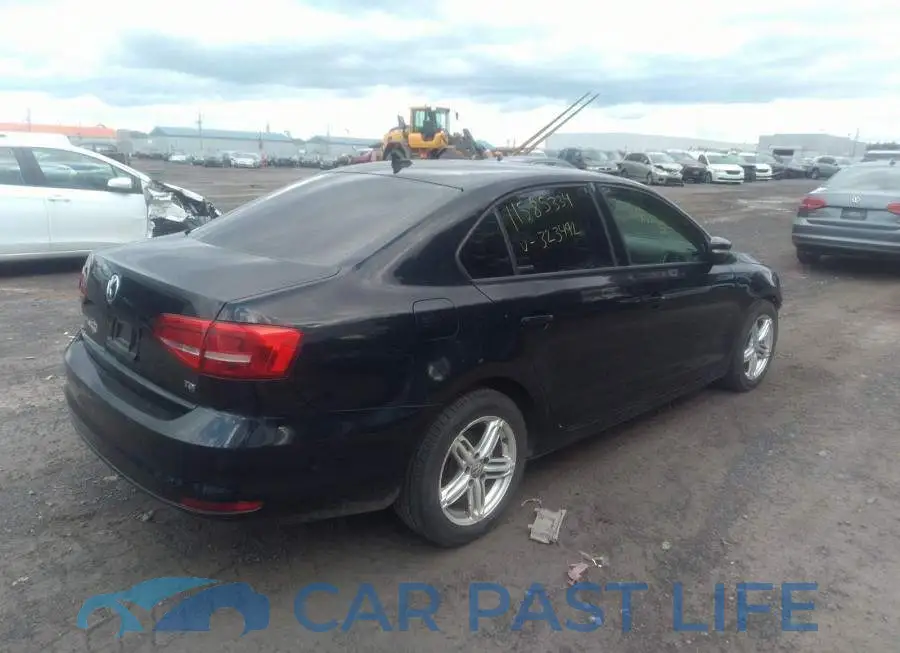 3VWDA7AJ3FM323492# 4