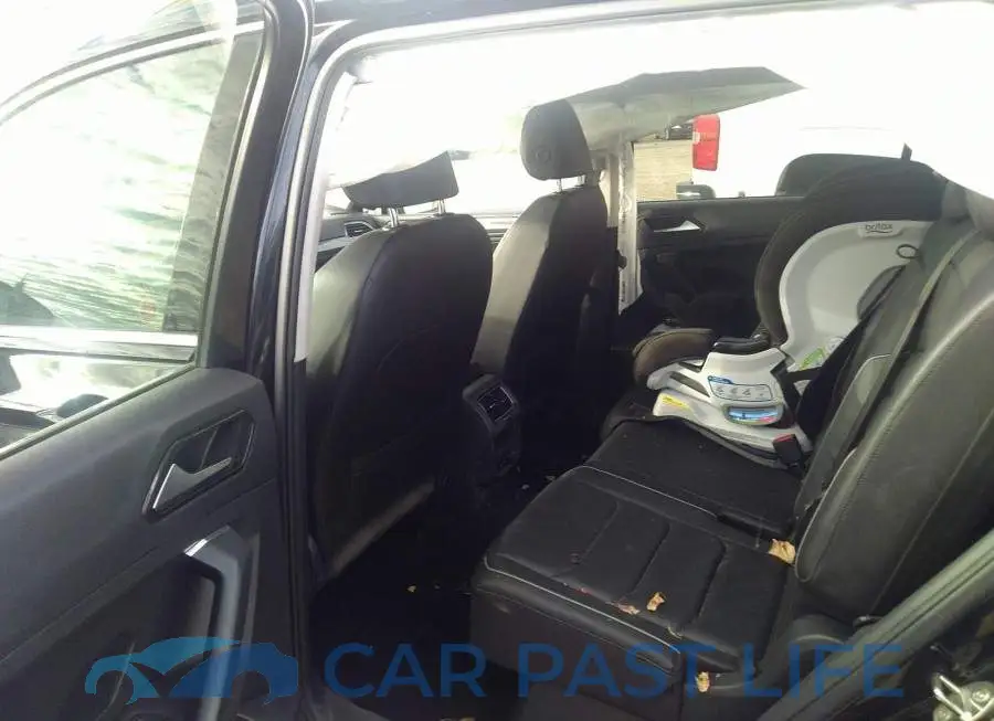 3VV4B7AX8JM204027# 8