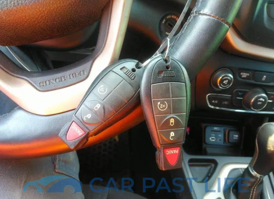 1C4PJLCB2FW581226# 11