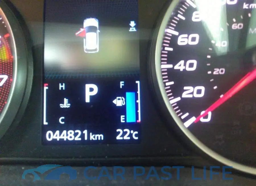 JA4ATUAA1NZ600565# 7