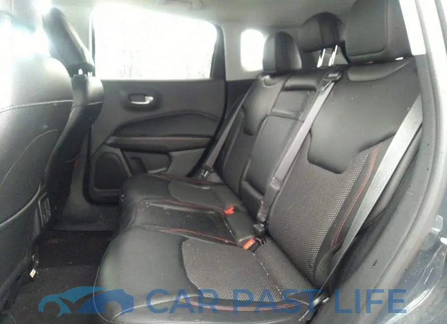 3C4NJDDB4JT209803# 8