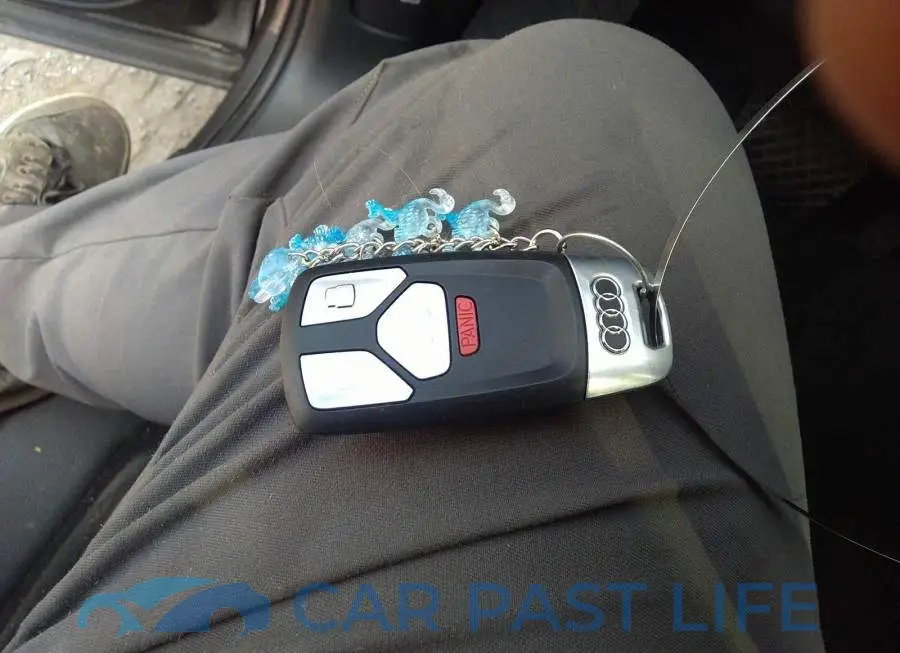 WA1LAAF76KD032946# 11