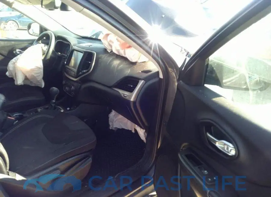 1C4PJLCB9FW616313# 5