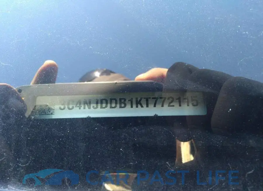 3C4NJDDB1KT772115# 9