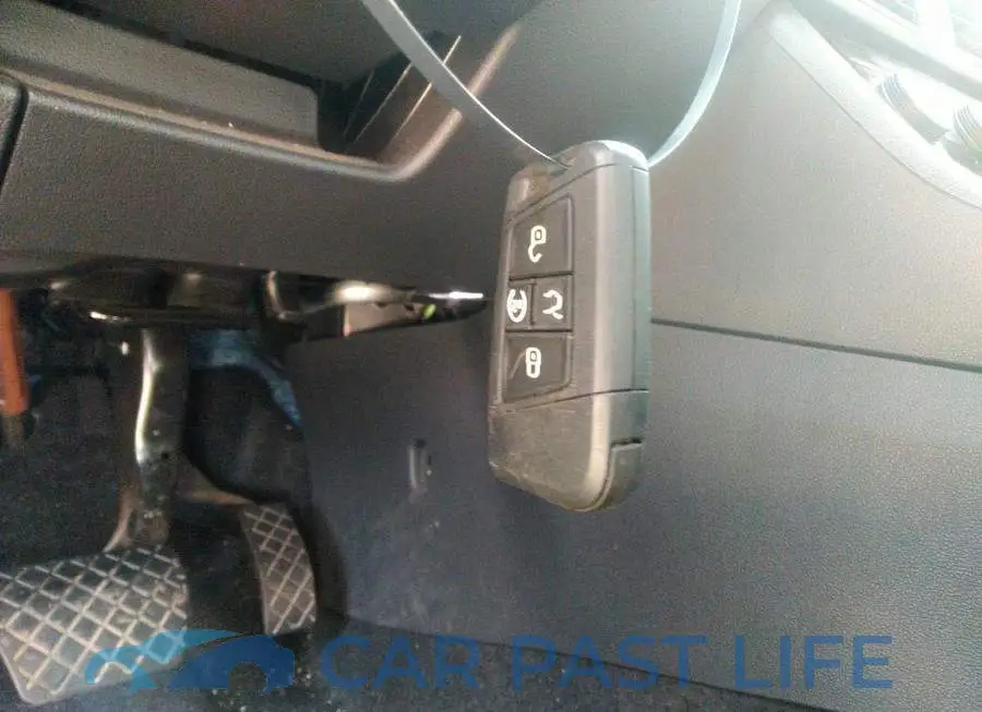 3VWEB7BU9LM020867# 11