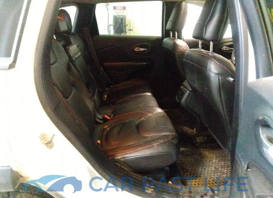 1C4PJMBS2FW570170# 8