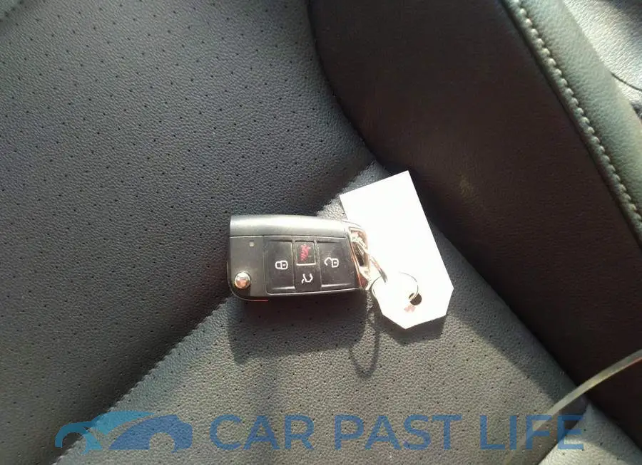 3VW117AU4KM522168# 11
