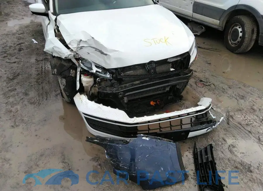 3VW2B7AJ1HM284392# 6