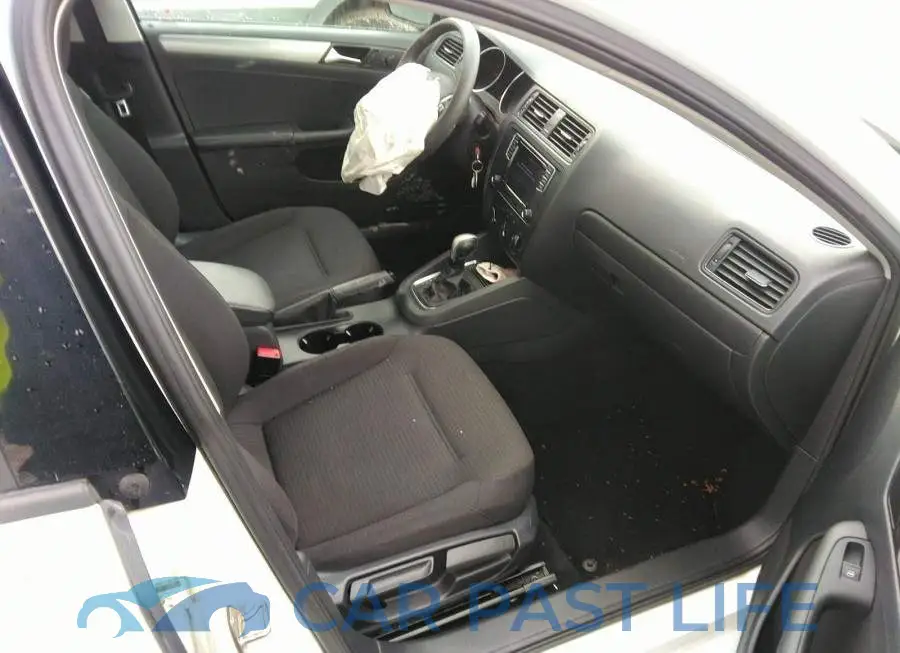 3VW2B7AJ1HM284392# 5