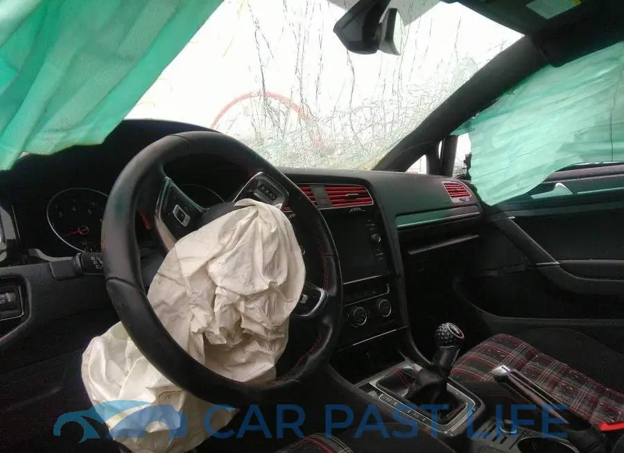 3VW5T7AU9LM004666# 5