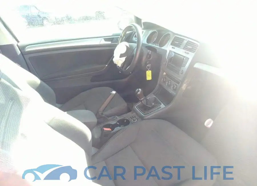 3VW817AU7HM003901# 5
