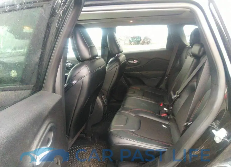 1C4PJMBX5ND512673# 8