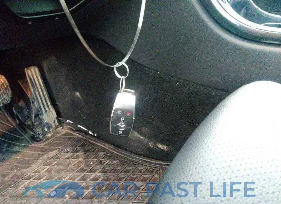 W1KWF8EB5MR651097# 11