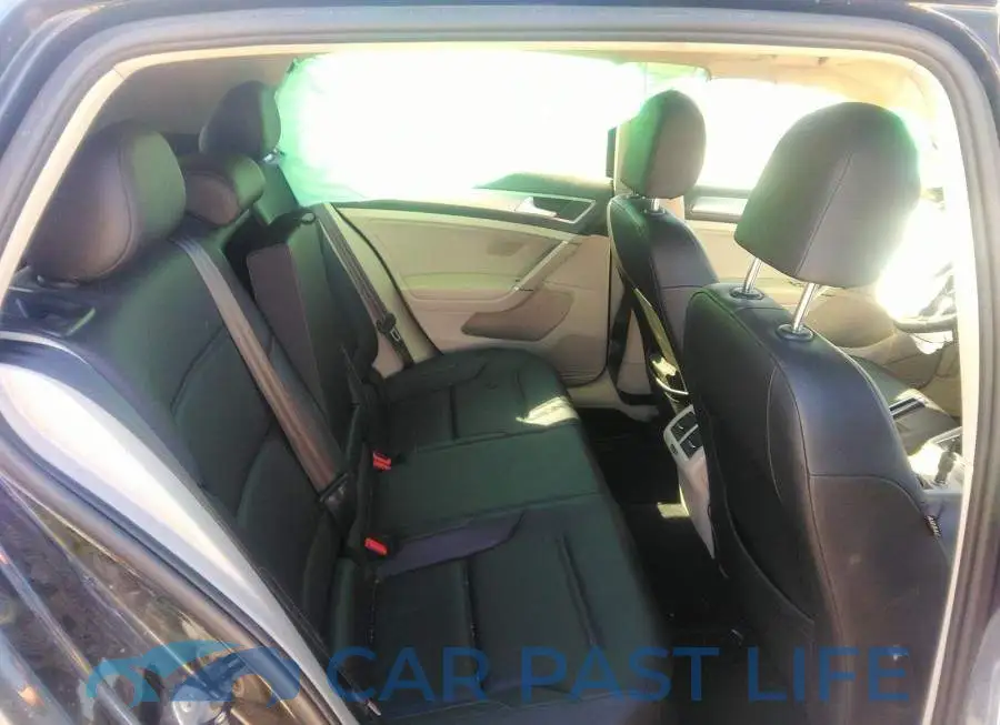 3VW117AU6GM043712# 8