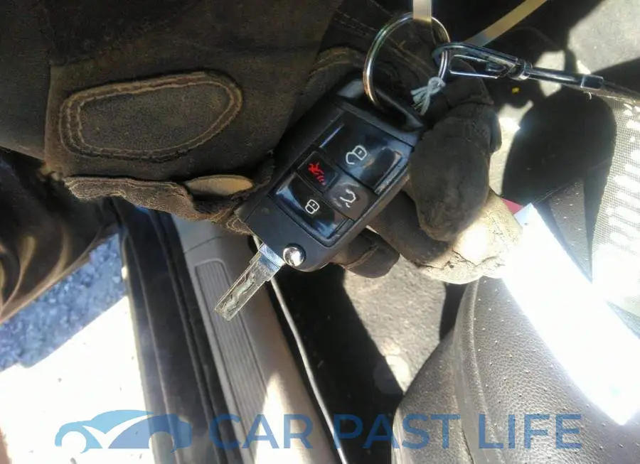 3VW117AU6GM043712# 11