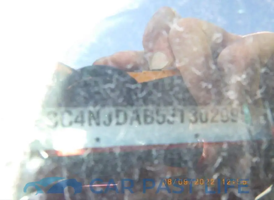 3C4NJDAB5JT302995# 7