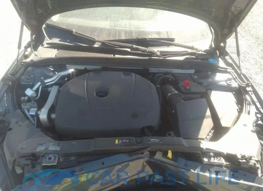 7JR102TZ8MG112568# 10