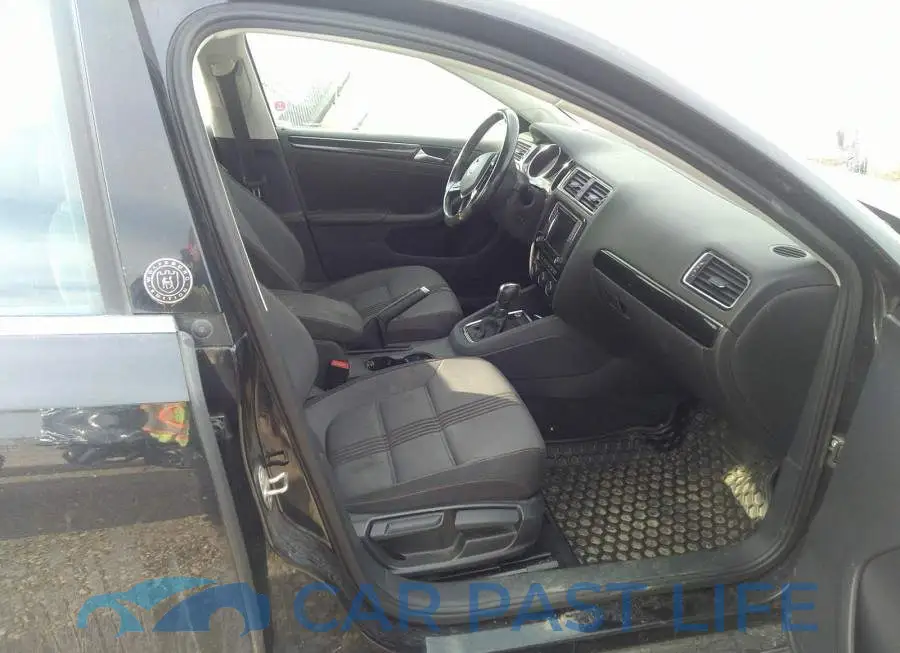 3VWDB7AJ5HM313594# 5