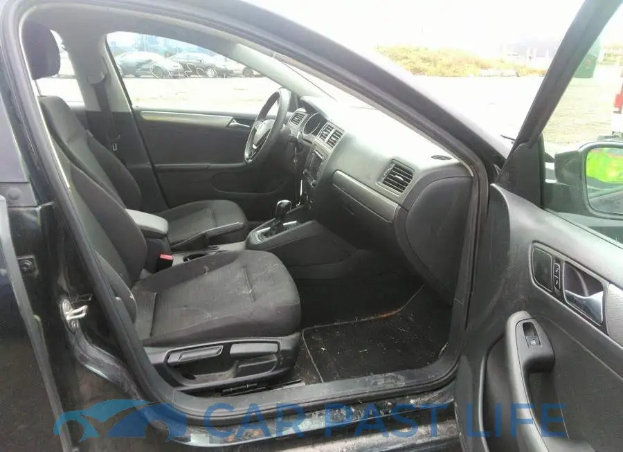 3VW2K7AJ5FM273196# 5