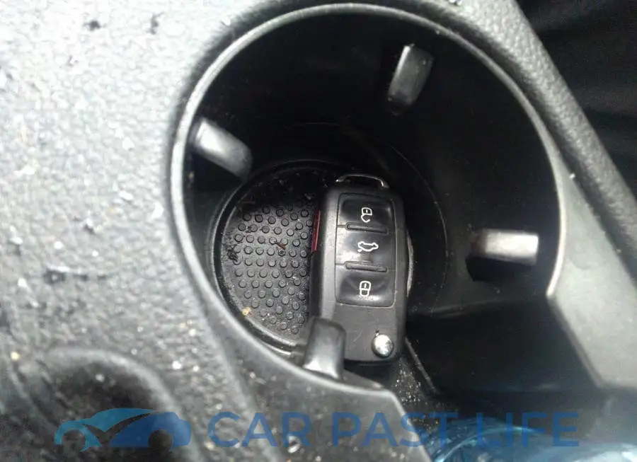 3VWDB7AJ5HM254529# 11