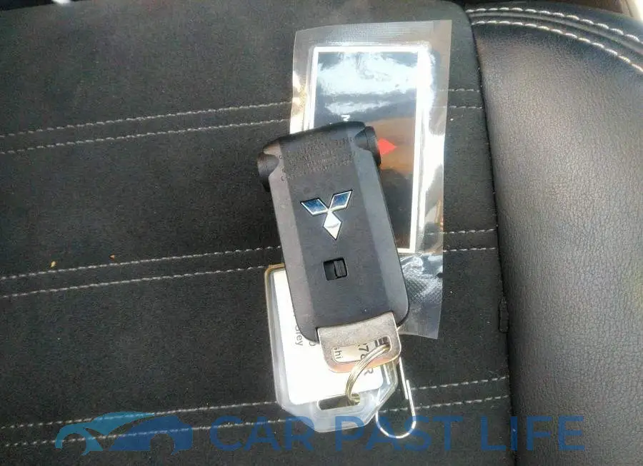 JA4J24A56LZ613055# 11