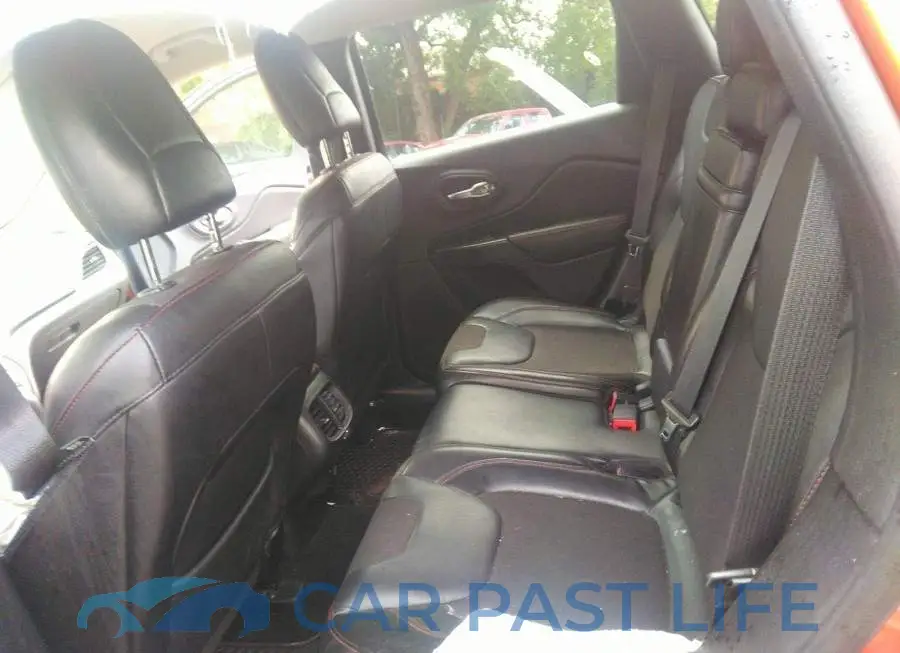 1C4PJMBS9FW685266# 8