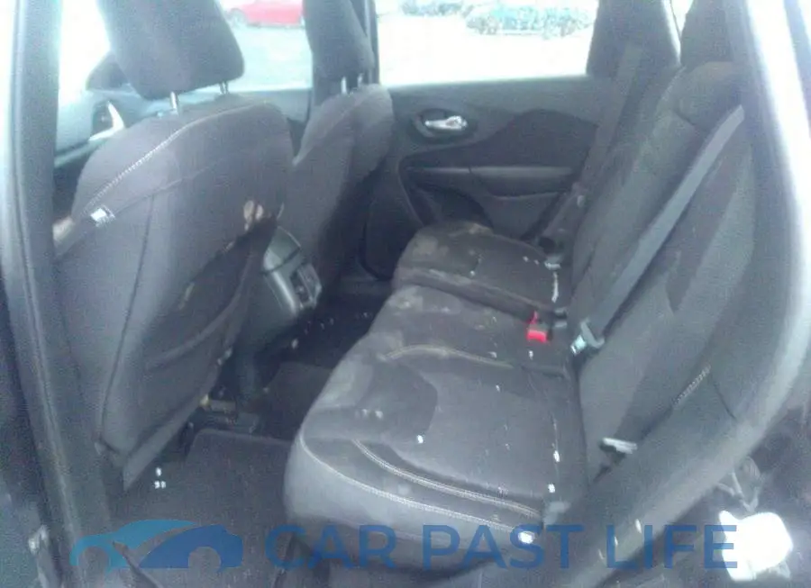 1C4PJMCS1FW716136# 8
