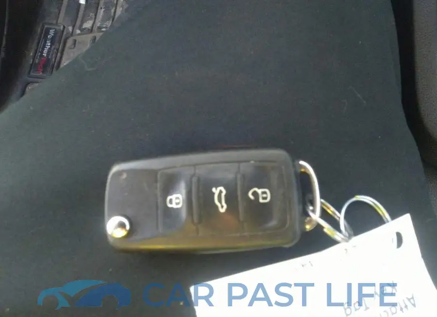 3VW4S7AJ8GM389275# 11