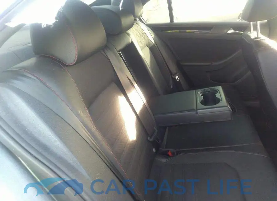 3VW4S7AJ8GM389275# 8