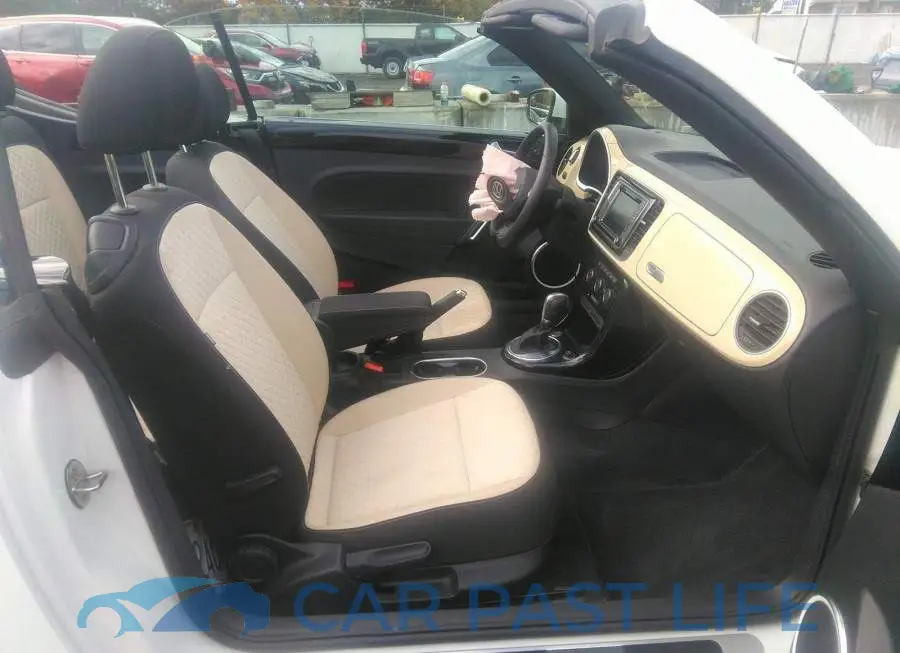 3VW5DAAT8KM501594# 5