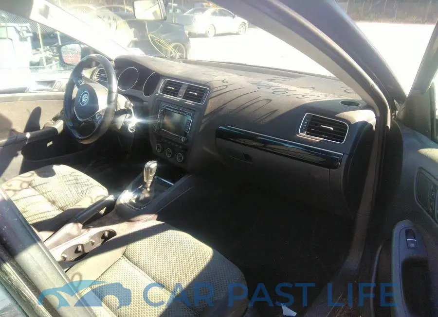 3VWD07AJ9FM319742# 5