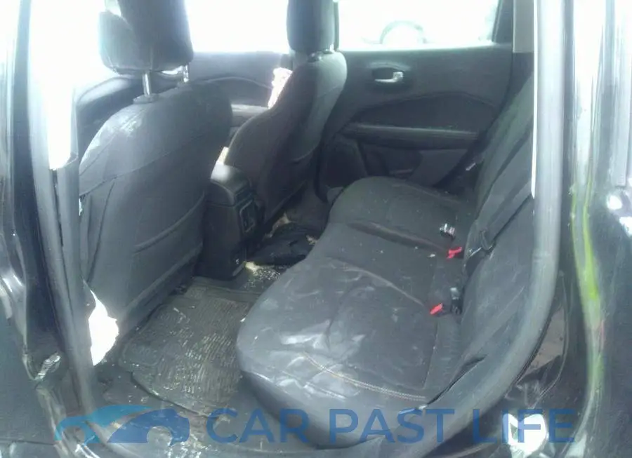 3C4NJCAB9JT122008# 8