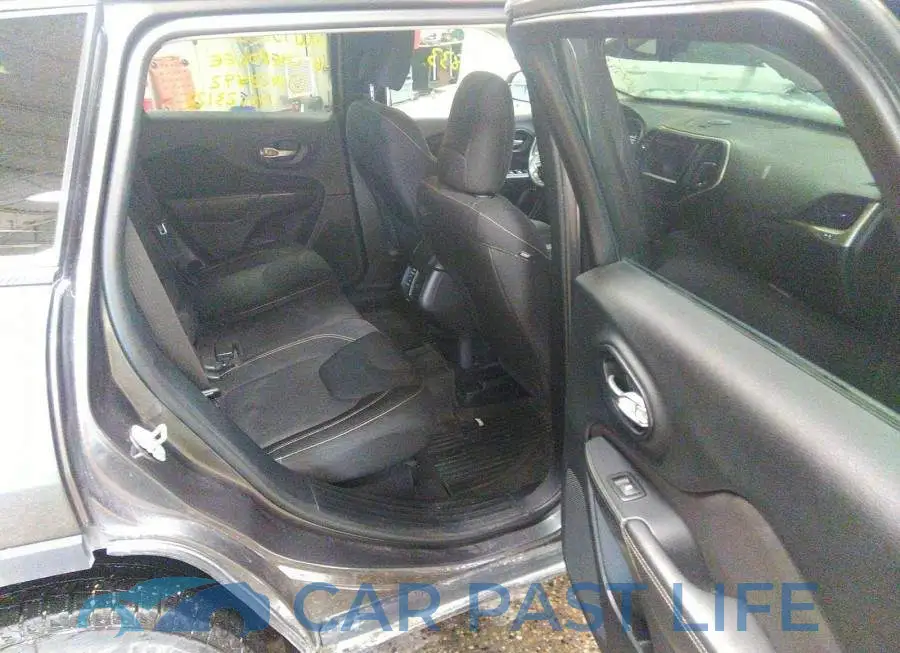 1C4PJMCS9GW224925# 8