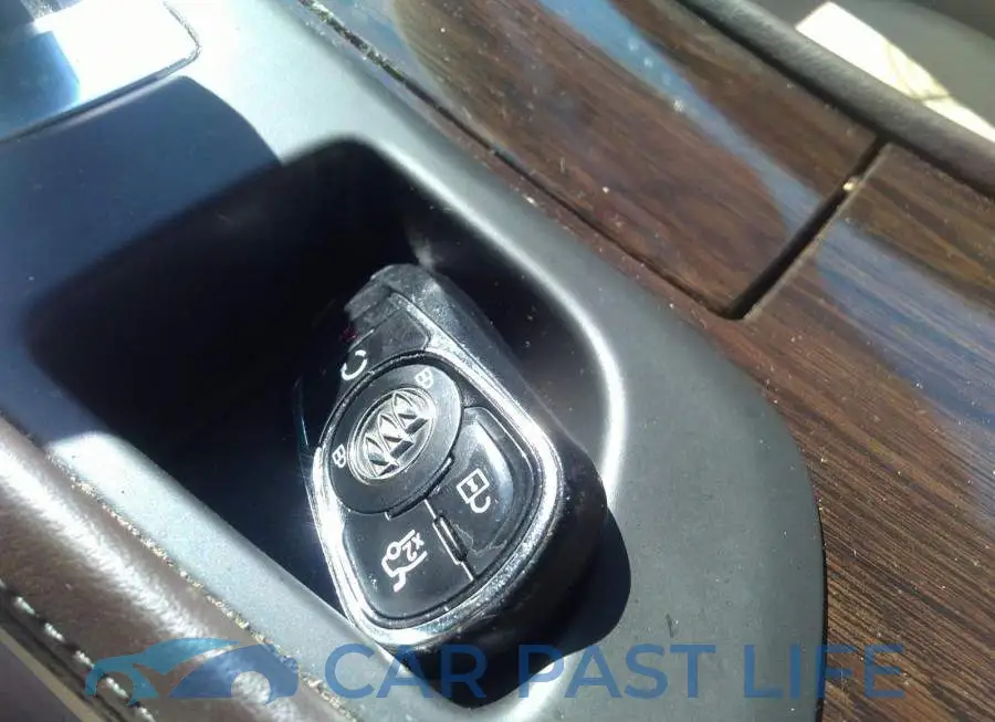 1G4ZR5SS8HU145070# 11