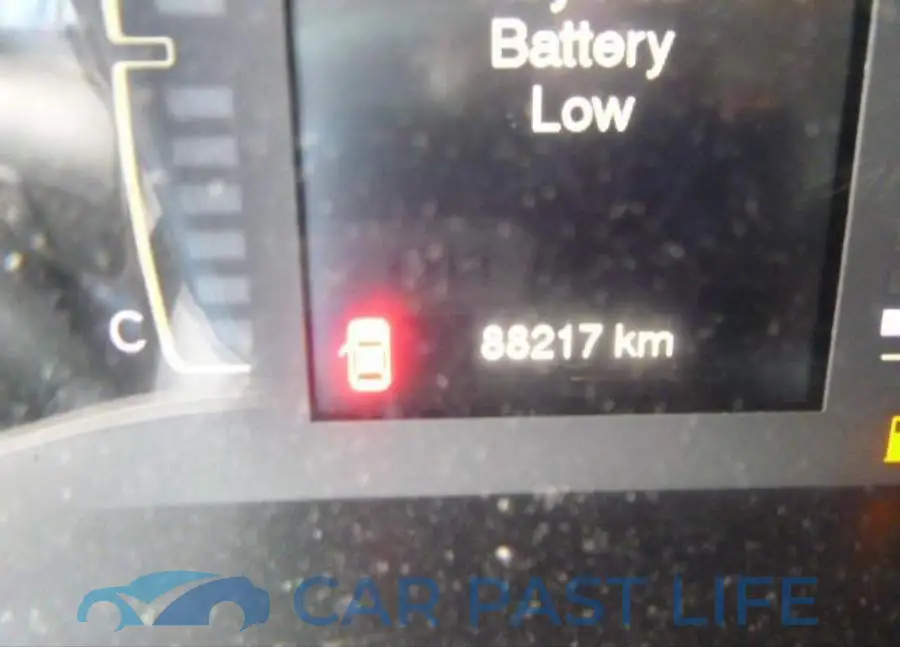 1C4PJMCS8GW221563# 8