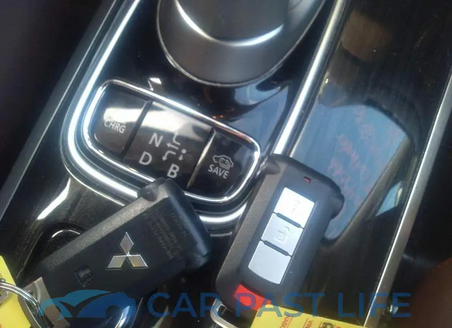 JA4J24A52JZ612188# 11