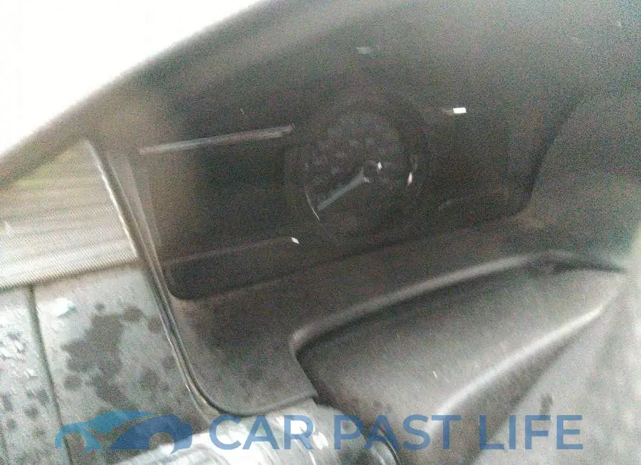 2FMHK6D81JBA00147# 7