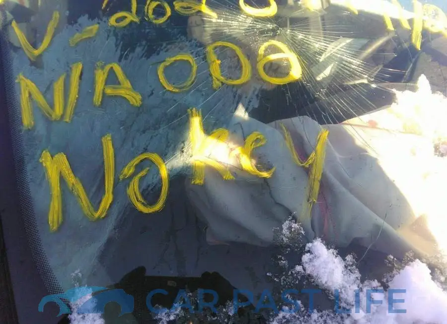 3C4NJDAB9JT262372# 11