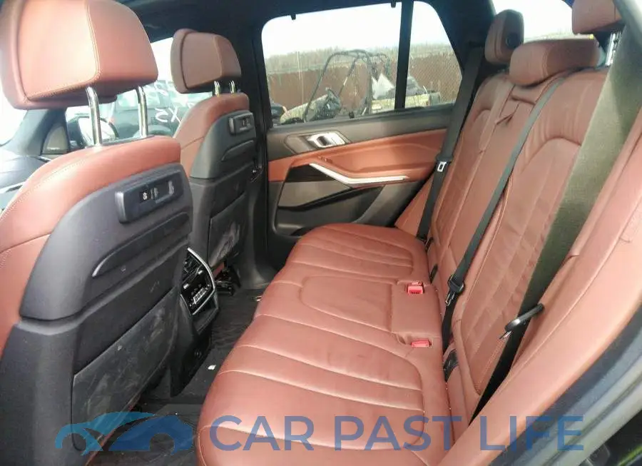 5UXCR6C54KLB12252# 8