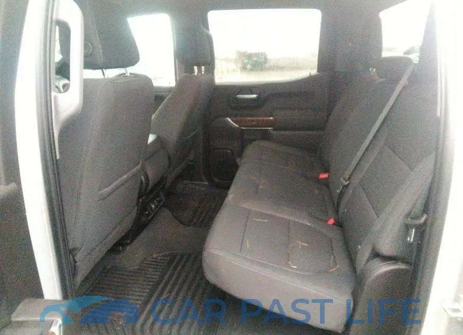 3GTU9BED8MG326645# 8