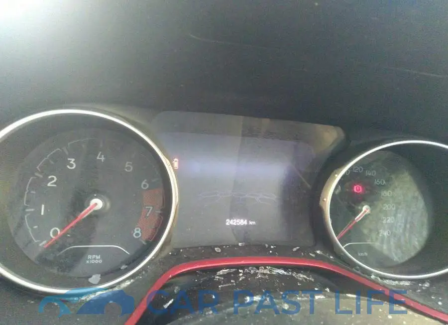 3C4NJDDB8JT200389# 7