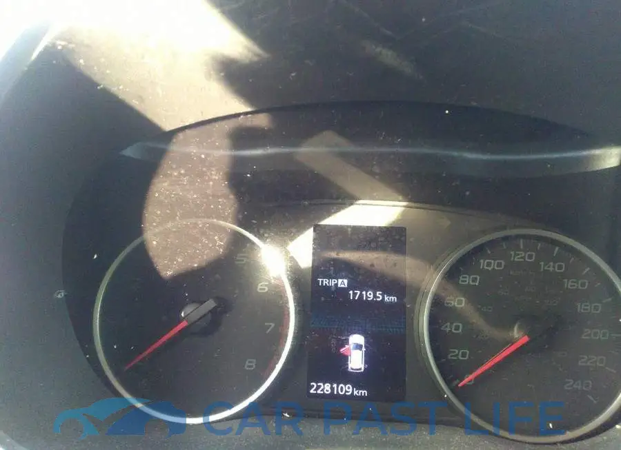 JA4AT4AA4JZ617516# 7