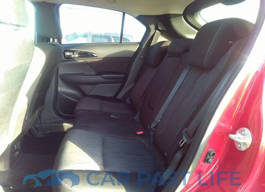 JA4AT4AA4JZ617516# 8