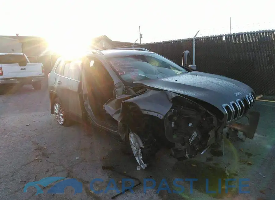 1C4PJMDS8GW237745# 6