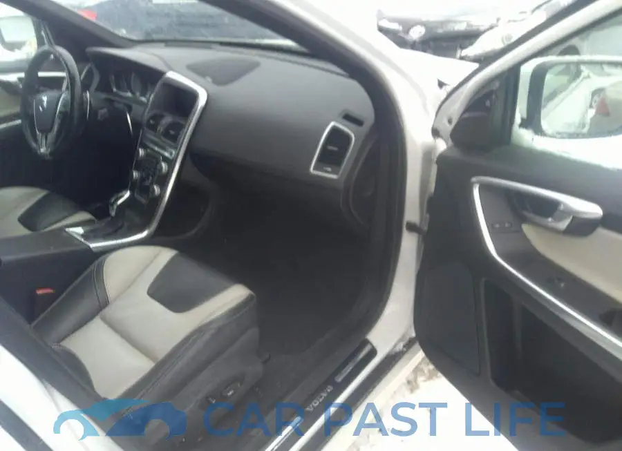 YV4902RM4F2697336# 5