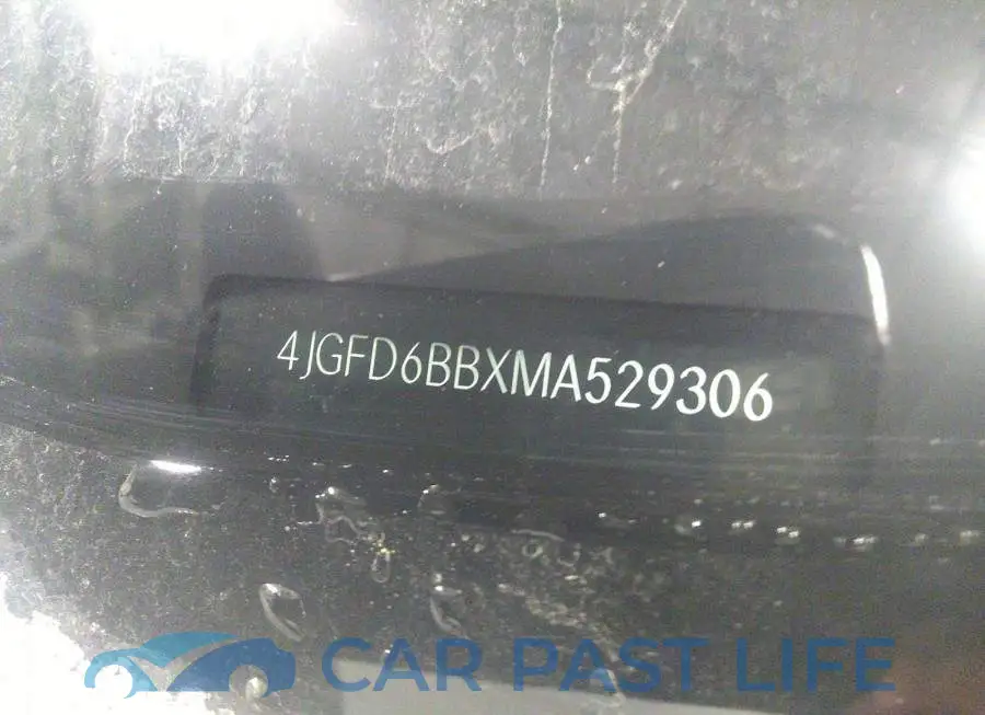 4JGFD6BBXMA529306# 9