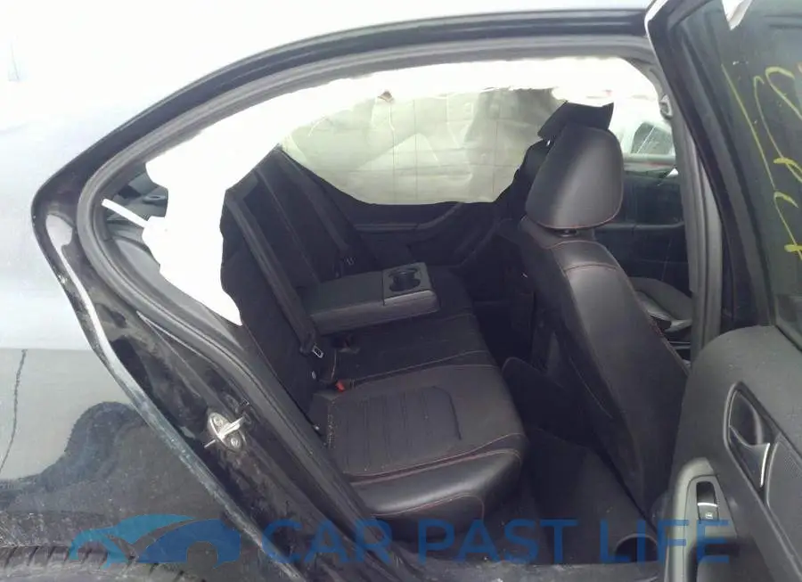 3VW5S7AJ9GM412017# 8