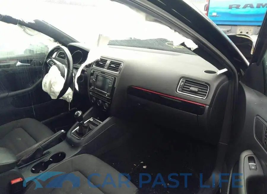 3VW5S7AJ9GM412017# 5